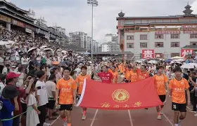 爱游戏-渝州金雕队对阵祁连雷霆队，赛艇小组赛小胜，细节决定成败——边后卫成为亮点的简单介绍